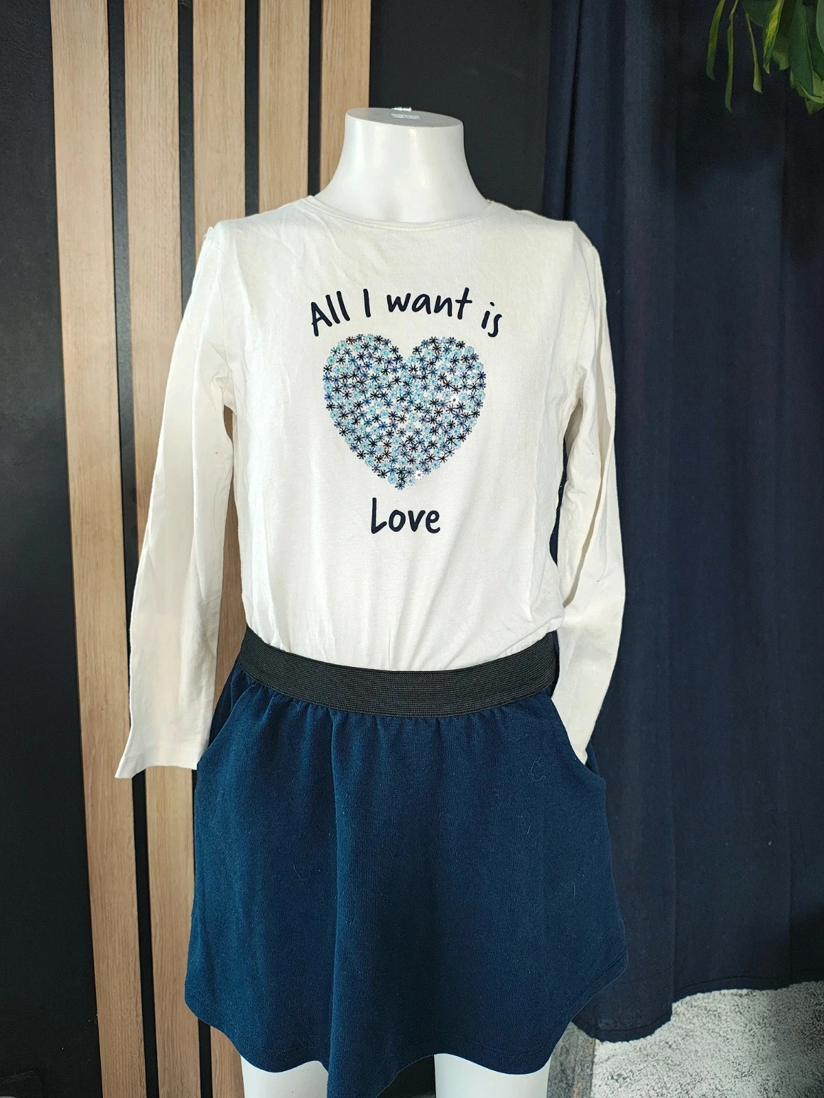 5 ans ensemble Teeshirt Okaïdi et jupe Monoprix